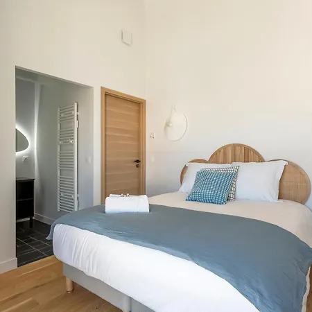 With Large Terrace Elegant Cozy Haven Apartman Loyettes